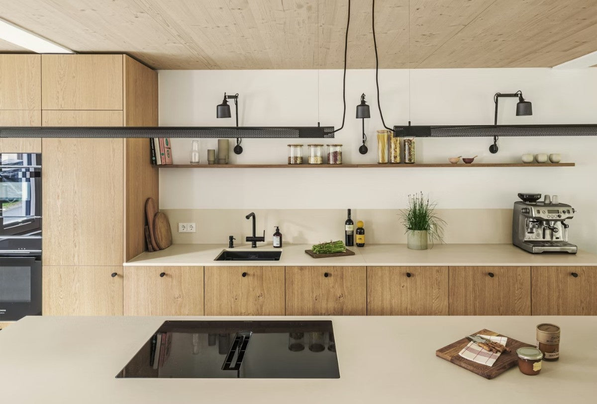 Aeris ceramic countertop - light neutral Dekton surface with cream detail - view 3