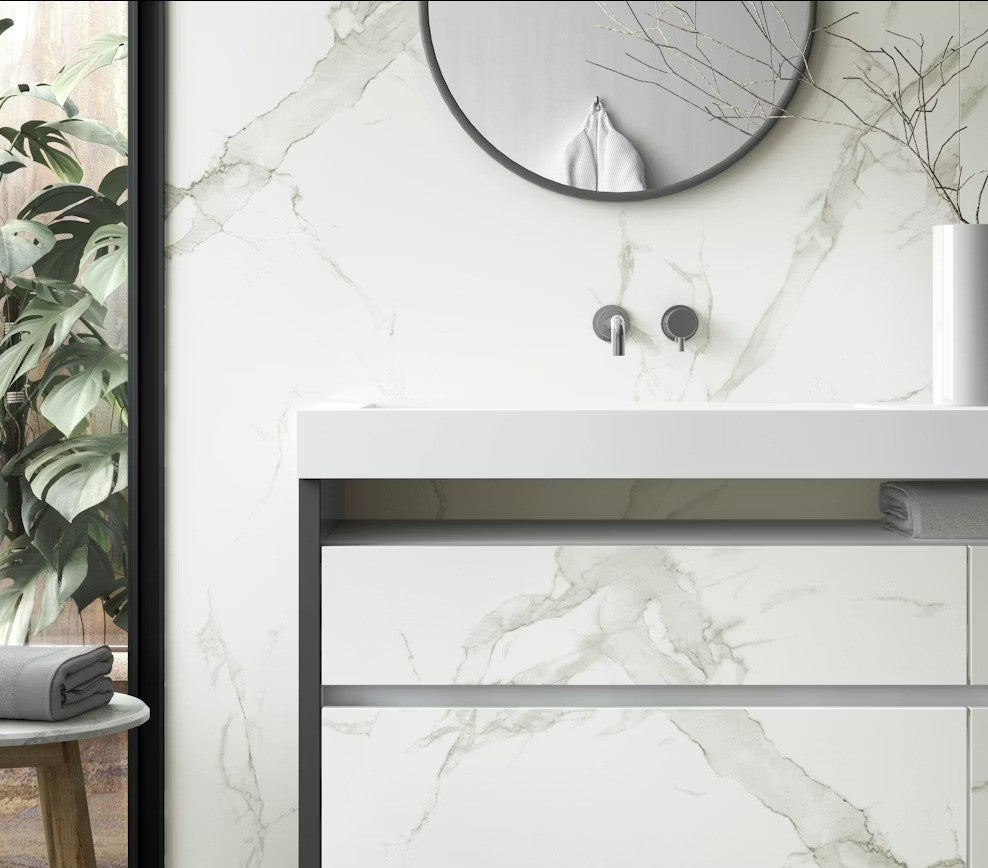 Aura ceramic countertop - white marble-look Dekton surface with grey veining - view 3