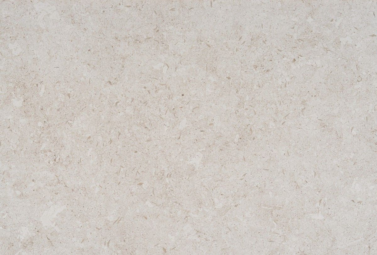 Nebbia ceramic countertop - creamy white Dekton surface with taupe tones