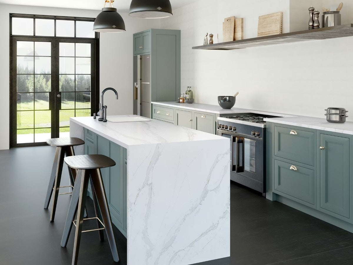 Et Calacatta Gold quartz countertop - white with grey and gold veining Silestone Outlet surface - view 3