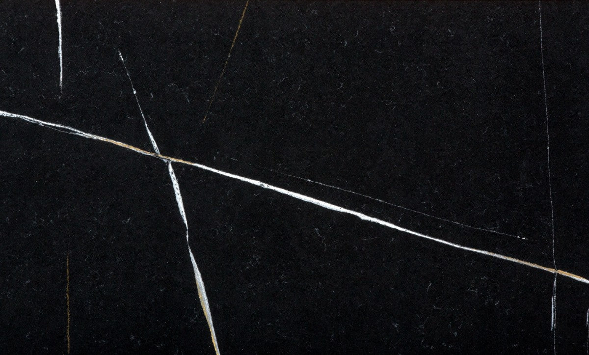 Et Noir quartz countertop - dark subtly veined TechniStone surface