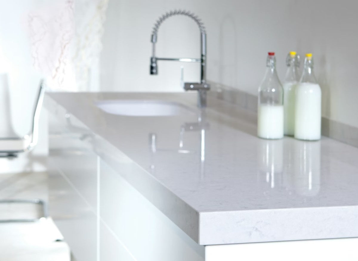 Lagoon quartz countertop - bright cold white Silestone Outlet surface - view 3