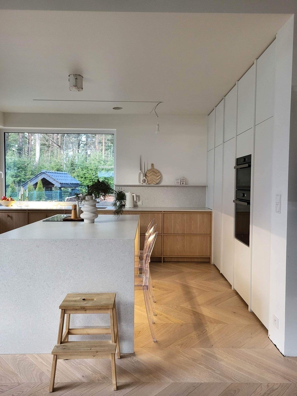 Noble Quartzite quartz countertop - light grey finely veined TechniStone surface - view 3